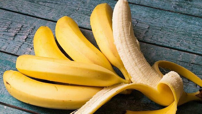 Không chỉ vậy, chuối còn chứa nhiều carbohydrate, chất xơ, vitamin B và C có tác dụng nâng cao hệ miễn dịch, giảm hấp thu các chất độc hại, ngăn ngừa sự xuất hiện của các tế bào ung thư.