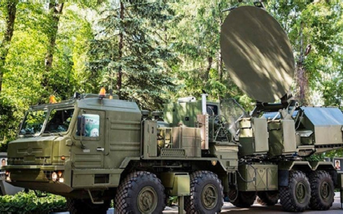 Nga cho rằng, những tên lửa phòng không Ukraine này sớm muộn sẽ trở thành một mớ hỗn độn. Trong những nhăm qua, Nga đã tích cực đầu tư phát triển các hệ thống tác chiến điện tử và đã được đưa vào sử dụng, thậm chí khiến quân đội Mỹ mất khả năng liên lạc và điều hướng địa hình. Ảnh: Moskva-1 là một trong 5 hệ thống tác chiến điện tử lợi hại nhất của Nga - Nguồn: Huanqiu.