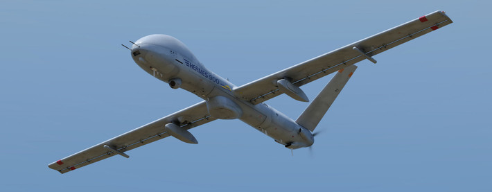 Công ty Elbit là tập đoàn vũ khí khổng lồ của Israel, chủ yếu chế tạo các thiết bị điện tử như radar, máy bay cảnh báo sớm, trong đó có loại Felcon; ngoài ra Elbit còn là đối tác quan trọng của Công ty Raphael cũng của Israel trong chế tạo tên lửa không đối không và không đối đất tiên tiến. Ảnh: UAV Hermes 900 nổi tiếng của Elbit - Nguồn: Elbitsystems
