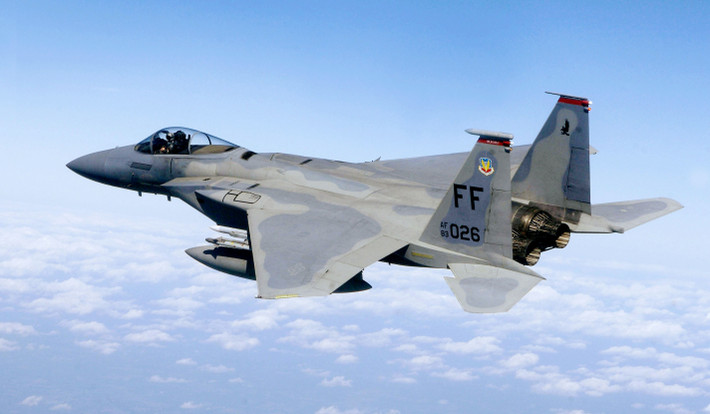 F-15EX là mẫu máy bay chiến đấu có nhiều cải tiến lớn từ máy bay chiến đấu F-15A "Eagle", được đưa vào sử dụng năm 1976. Nền tảng F-15 ban đầu được thiết kế đặc biệt cho nhiệm vụ chiếm ưu thế trên không, chủ yếu được sử dụng để chống lại thế hệ máy bay chiến đấu mới nhất của Liên Xô khi đó. Ảnh: Mẫu F-15A đầu tiên - Nguồn: Wikipedia.