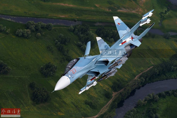 Việc nâng cấp Su-30SM đã tính đến kết quả sử dụng ban đầu và kinh nghiệm hoạt động chiến đấu của Syria. "Super Sukhoi" nhận được động cơ và radar mới, giúp cải thiện khả năng cơ động và hiệu quả chiến đấu. Ảnh: Su-30SM của Không quân Nga - Nguồn: Sina.