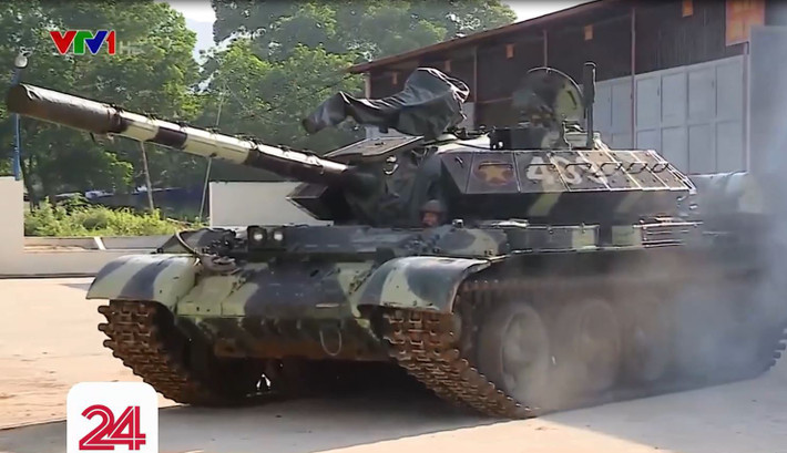 Có thể mẫu T-54M3 mà Israel nâng cấp chưa bằng giá đó, nhưng chắc chắn không bớt quá nhiều; trong khi đó, mẫu tăng T-54 mà chúng ta khai thác đã có tuổi đời trên nửa thế kỷ, mặc dù có “giữ tốt – dùng bền” thì cũng không thể tránh khỏi việc xuống cấp. Ảnh: Phiên bản T-54M Việt Nam tự nâng cấp - Nguồn: Chụp màn hình.