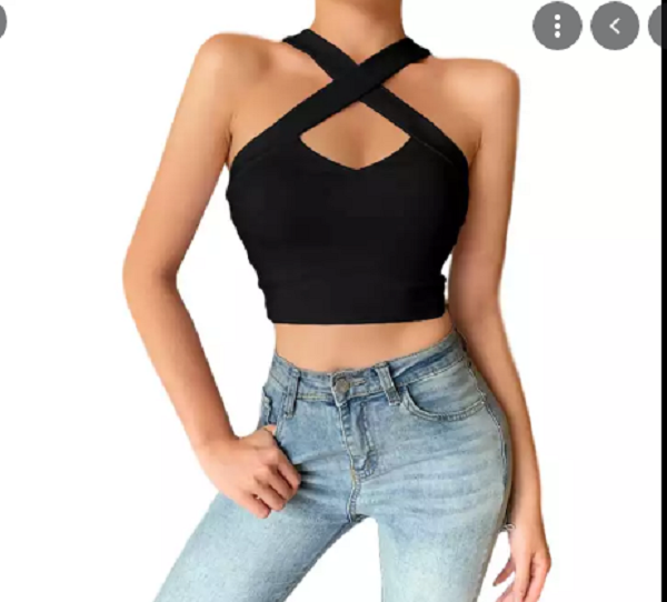 Thời tiết nóng dần, áo 2 vạt chéo chữ X được nhiều người chọn mặc bởi sự thoải mái, khoe được đường cong hấp dẫn trên cơ thể.