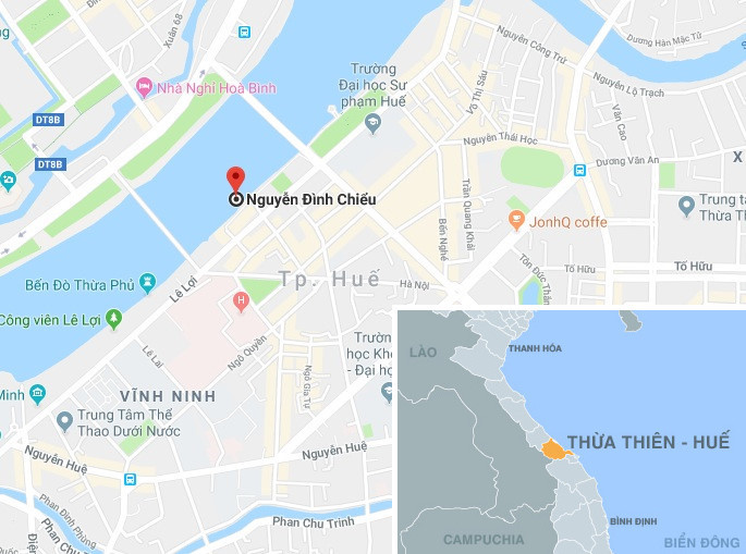 Ông Văn Viết Thành, Giám đốc Công ty cổ phần Xây dựng thủy lợi Thừa Thiên - Huế, cho biết trong quá trình thi công cầu đường đi bộ lát gỗ lim, đơn vị nhận thấy vào mùa lũ lụt thì rều rác có thể bám vào lan can cầu và hệ thông điện ngập trong nước. Khi có lũ về, chúng tôi sẽ cử người gỡ rều rác bám vào thành cầu.