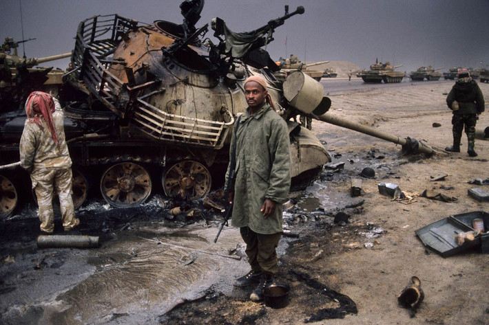 Nhưng Mỹ chiếm Iraq và Afghanistan dễ dàng bao nhiêu, thì việc “bình định” xây dựng chính quyền thân Mỹ khó khăn bấy nhiêu. Chúng ta cũng có thể thấy kịch bản này giữa lực lượng NATO ở Libya hay giữa Ả Rập Saudi với lực lượng Hauthis tại Yemen hiện nay.