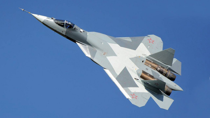Tháng trước, Phó Thủ tướng Nga Yuri Borisov đã đề cập rằng, Phòng Thiết kế Sukhoi, phối hợp với Bộ Quốc phòng Nga, đang lên kế hoạch phát triển một máy bay chiến đấu thế hệ thứ 5 Su-57 hai chỗ ngồi, cho cấu hình xuất khẩu của nước này.