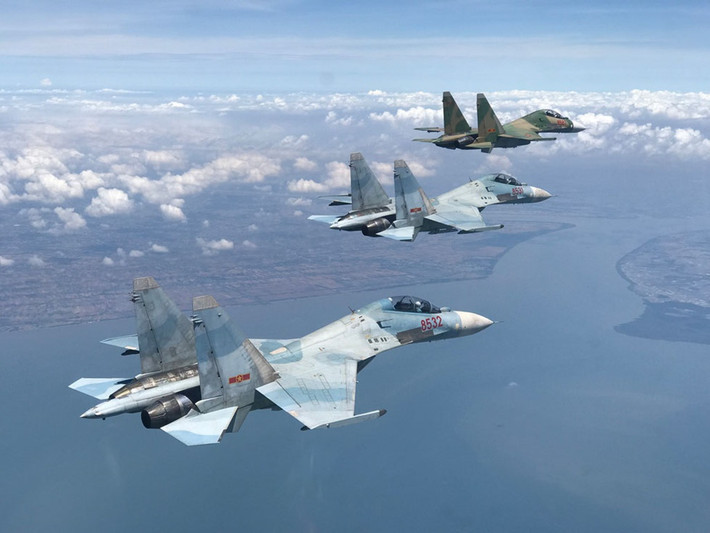 Ngoài ra, lực lượng không quân Việt Nam hiện cũng không có máy bay chiến đấu nào để Checkmate đảm nhiệm vai trò thay thế, mặc dù không thể loại trừ khả năng chúng ta có thể tìm cách mở rộng phi đội của mình.
