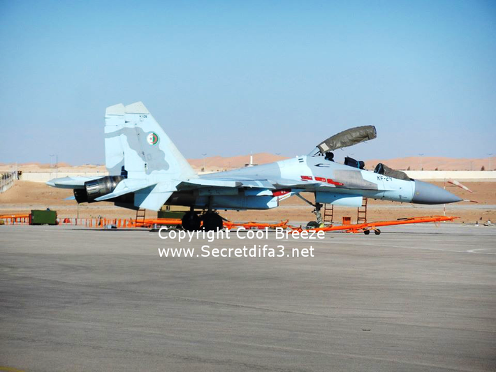 Sau khi Algeria từ chối Rafale, nước láng giềng Ma-rốc cũng từ chối loại máy bay chiến đấu này, để chuyển sang sử dụng F-16 Fighting Falcon của Mỹ; giống như Su-30MKA được nhiều người cho là tiết kiệm chi phí hơn nhiều so với máy bay chiến đấu của Pháp. Nguồn ảnh: Pinterest.