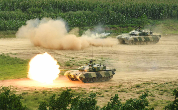 Xe tăng Type 96 ra đời từ năm 1997, có tính năng tương đương với xe tăng T-72 và T-80 của Liên Xô, theo nhiều tài liệu là hai thiết kế xe tăng có năng lực nhất trên thế giới vào thời điểm đó.