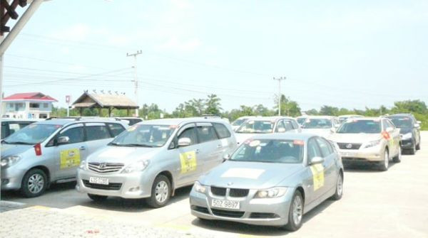 Luôn hướng đến việc làm rõ các điều khoản ràng buộc trong hợp đồng thuê như chủ xe sẽ phải chịu trách nhiệm ra sao nếu như không giao đúng loại xe, đúng thời điểm.