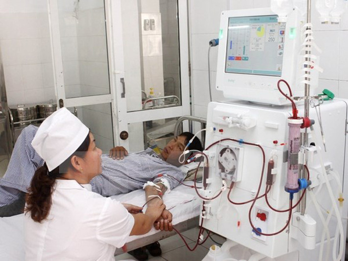 Bên cạnh đó, ngứa cũng là một vấn đề thường gặp ở bệnh nhân chạy thận. Ảnh: mediacdn.