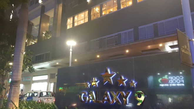 Khởi điểm vụ Nguyễn Hữu Linh dâm ô bé gái trong thang máy, tối 1/4, camera an ninh trong thang máy tại chung cư Galaxy 9, quận 4, TP HCM ghi lại cảnh 1 người đàn ông có hành vi sàm sỡ bé gái trong thang máy.