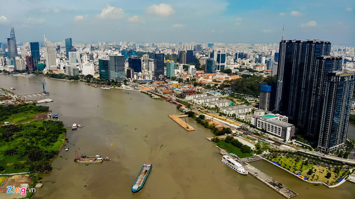 Cầu tàu K nằm trong khuôn viên dự án Khu trung tâm phức hợp Sài Gòn - Ba Son trong khu vực dự án Trung tâm phức hợp Sài Gòn - Ba Son (thuộc phường Bến Nghé, quận 1) do Công ty TNHH thương mại và đầu tư phát triển Thiên Niên Kỷ làm chủ đầu tư.