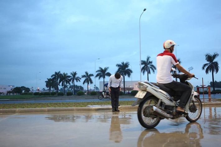 Hình ảnh này sau đó được người dân và báo chí ghi lại. Nhiều người dân tỏ ra thích thú và tò mò nên lượng khách đến đổ xăng tại đây rất đông. Nhiều khách hàng cho rằng, ông chủ hãng xăng Nhật Bản đã dạy các doanh nghiệp Việt Nam về cách làm dịch vụ và thái độ phục vụ, văn hóa phục vụ khách hàng.