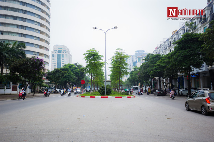 Đây cũng là một trong những tuyến phố thường xuyên xảy ra ùn tắc giao thông vào các giờ cao điểm.