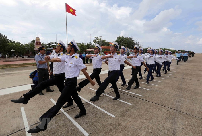 Cột mốc chủ quyền trên đảo Trường Sa Đông. (Ảnh: Trần Việt/TTXVN)