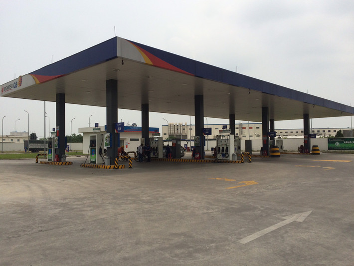 Trước đây khi cây xăng mới đi vào hoạt động có nhiều ý kiến tỏ ra hoài nghi, và cho rằng có thái độ phục vụ tốt đối với khách hàng là do Idemitsu Q8 đang ở giai đoạn đầu vận hành, lượng khách hàng vẫn còn thưa thớt nên nhân viên mới có thái độ tốt như vậy. Khi lượng khách hàng đông lên và hệ thống mở rộng, chưa chắc Idemitsu Q8 có thể đảm bảo được chất lượng dịch vụ của mình. Nhưng đến nay Idemitsu Q8 vẫn giữ được thái độ thân thiện của nhân viên đối với khách hàng và nhận được nhiều phản hổi tích cực.