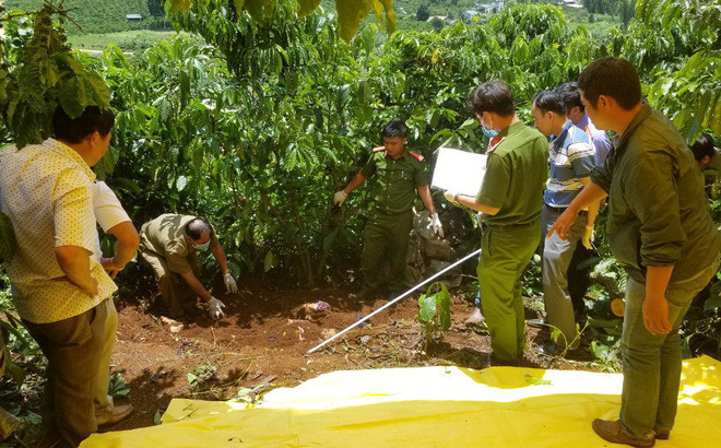 7. Giết 3 bà cháu vì mâu thuẫn: Tối 24/5, Công an huyện Lâm Hà nhận được tin bà Hoàng Thị Vượng (71 tuổi, ngụ thôn 9, xã Tân Thanh) cùng 2 cháu nội là Đàm Tiến Đức (4 tuổi) và Đàm Thị Nguyên Thảo (3 tuổi) mất tích.
