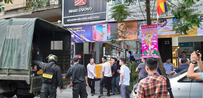 Trước khi phát lệnh truy nã, ngày 14/5, Cơ quan cảnh sát điều tra, Bộ Công an (C03) đã ra quyết định khởi tố, tạm giam Huy và 8 đồng phạm. Cùng ngày, Viện kiểm sát nhân dân tối cao đã phê chuẩn các Quyết định và Lệnh nêu trên.