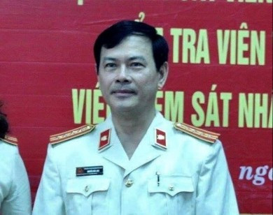 Sau khi cơ quan chức năng vào cuộc, danh tính ông Nguyễn Hữu Linh được làm rõ. Theo đó, ông Linh 61 tuổi, quê Q.Hải Châu, TP.Đà Nẵng, nguyên Phó viện trưởng Viện KSND TP.Đà Nẵng, về hưu năm 2018.