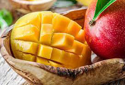 Mặc dù nhiều vitamin và dưỡng chất nhưng một số loại quả chứa lượng đường cao. Ăn thay bữa chính dẫn đến tích mỡ, không có lợi cho việc giảm cân mà còn dẫn đến các vấn đề về gan nhiễm mỡ, không có lợi cho sức khỏe gan.