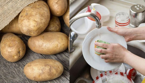 Khoai tây chứa nhiều tinh bột, có khả năng thấm hút và loại bỏ dầu mỡ rất tốt. Sau khi chà sạch, bạn nên dùng khăn lau lại một lần. Vết dầu mỡ sẽ được loại bỏ một cách hiệu quả.