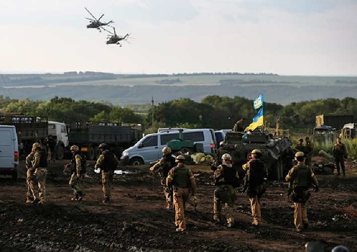 Quân Ukraine tập trung lực lượng và tiến hành tấn công quyết liệt vào khu vực phòng thủ Pologovsky ở Zaporizhia, tận dụng sự thay đổi tình hình trên tuyến đầu. Ảnh: Reuters.