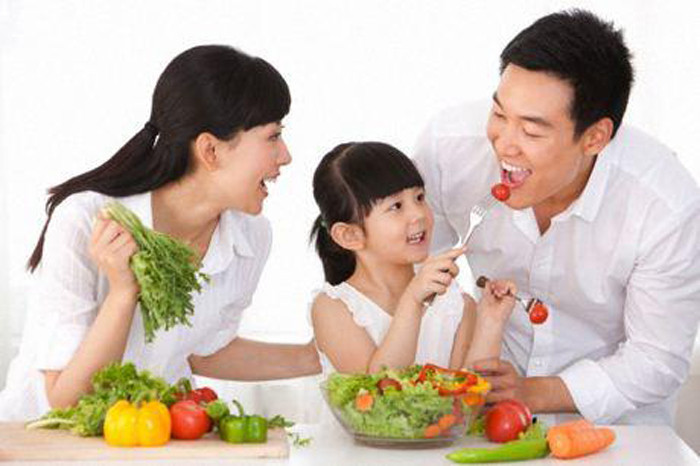 Một tác dụng cực kỳ quan trọng khác của việc tiêu thụ trái cây và rau xanh là nó có thể duy trì ổn định mạch máu, thúc đẩy quá trình tự sữa chữa tế bào. Sự khác biệt này không phải thực phẩm nào cũng có được.