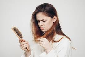 Ngoài ăn kiêng, thói quen ăn uống không lành mạnh cũng gây rối loạn nội tiết tố. Thay vào đó, bạn nên thay đổi thói quen ăn uống lành mạnh hơn kết hợp nghỉ ngơi phù hợp.
