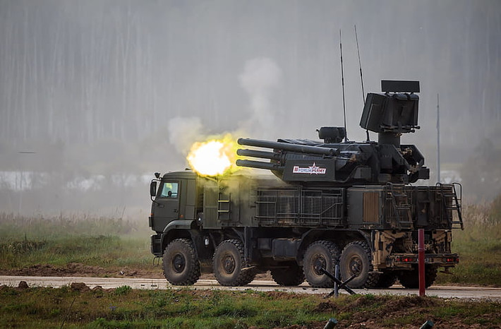 Tổ hợp Pantsir-S1 của Nga được sử dụng để hỗ trợ các trận địa tên lửa phòng không tầm xa, bảo vệ các khu vực trọng yếu, các điểm đông dân cư và các căn cứ quân sự.