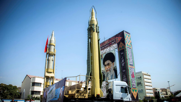 Tuy nhiên, liên quan đến chương trình tên lửa, tuyên bố của Iran luôn rõ ràng và cứng rắn, đó là “không chấp nhận đàm phán”. Người phát ngôn Bộ Ngoại giao Iran Khatibzad từng tuyên bố, chương trình tên lửa của Iran được xây dựng, phù hợp với chính sách quốc phòng của nước này, và vấn đề quốc phòng của Iran "không thể bị phản bội".