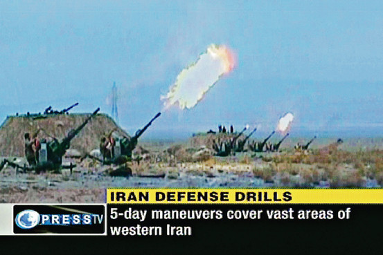 Ngoài ra, các nguồn tin Iran xác nhận rằng, các cơ sở hạt nhân của Iran ở Natanz (tỉnh Isfahan), nơi đặt nhà máy làm giàu uranium của Iran, đã được tăng quân và hệ thống phòng không được tăng cường thêm lực lượng. Ảnh: Pháo phòng không 35mm của Iran - Nguồn:PRESSTV