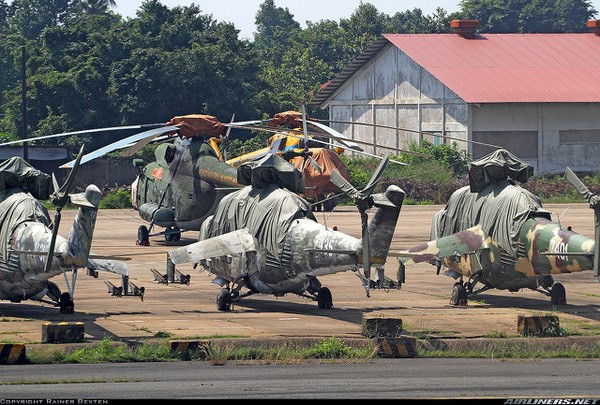 Dẫu vậy, các trực thăng vũ trang chuyên dụng như Mi-24 có khả năng vũ trang và chiến đấu nhiều hơn là việc chỉ mang các pod phóng rocket như trên Mi-8/17, có thể kể đến như pháo hoặc súng máy ở mũi, khả năng triển khai tên lửa chống tăng,... Trong quá khứ, Việt Nam đã từng có trong biên chế khoảng 20 chiếc Mi-24.