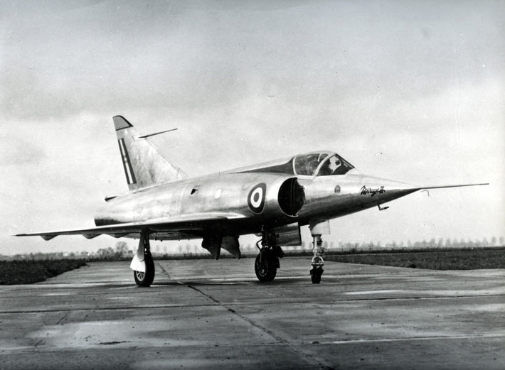 Marcel Dassault là nhà tư bản hàng không của Pháp, gần như một tay ông đã "gánh" ngành hàng không Pháp. Loạt máy bay chiến đấu dòng Mirage có thành tích chói lọi trong một số cuộc chiến tranh Trung Đông; có ưu thế vượt trội so với dòng máy bay MiG do Liên Xô sản xuất, được trang bị rộng rãi ở các nước Ả Rập. Mirage đã viết nên một trang sử quan trong trong không chiến của nhân loại.