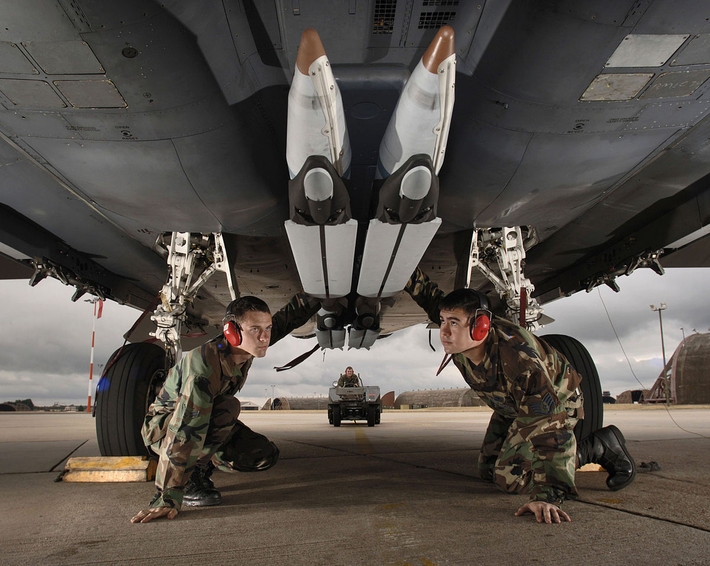 Trong cuộc tập trận này, F-35 sử dụng lợi thế tàng hình, để xâm nhập đủ gần, dùng vũ khí là bom dẫn đường có đường kính nhỏ, để phá hủy hệ thống phòng không mô phỏng; hiệu quả của chúng được cho là cao hơn nhiều, so với chiến thuật truyền thống, của máy bay chiến đấu không tàng hình, sử dụng tên lửa chống bức xạ và bom dẫn đường chính xác, dưới sự "che chở" của máy bay tác chiến điện tử.