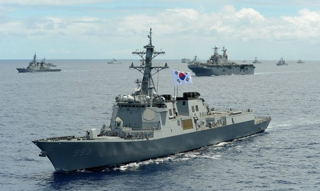 Như vậy, tàu sân bay của Hàn Quốc gần như là vô nghĩa khi đối đầu với Trung Quốc và Nga, trong khi đó hải quân Triều Tiên lạc hậu thì Hàn Quốc không cần tàu sân bay cũng có thể giành chiến thắng một cách dễ dàng. Có thể nói, việc có thêm tàu sân bay cũng không khiến sức mạnh của hải quân Hàn Quốc nâng cao lên là bao.