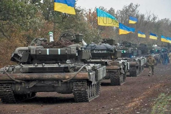 Vấn đề của Donbass và Crimea chỉ được giải quyết ở Kiev thông qua việc nước này đầu hàng, ký hiệp ước hòa bình với các điều kiện của bên thắng và việc công nhận quy chế mới của Crimea và lực lượng DPR với LPR.