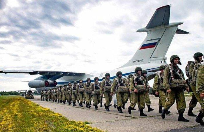 Đối với các chuyên gia quân sự Nga, việc tấn công thẳng vào “trái tim” của Ukraine sẽ giúp giải quyết triệt để vấn đề Donbass, tuy nhiên việc mạo hiểm tiến hành một hành động quân sự như vậy sẽ khiến Moscow chịu những áp lực rất lớn từ phương Tây và tổn thất nhân mạng khó có thể ước tính trước. Nguồn ảnh: Pionner.