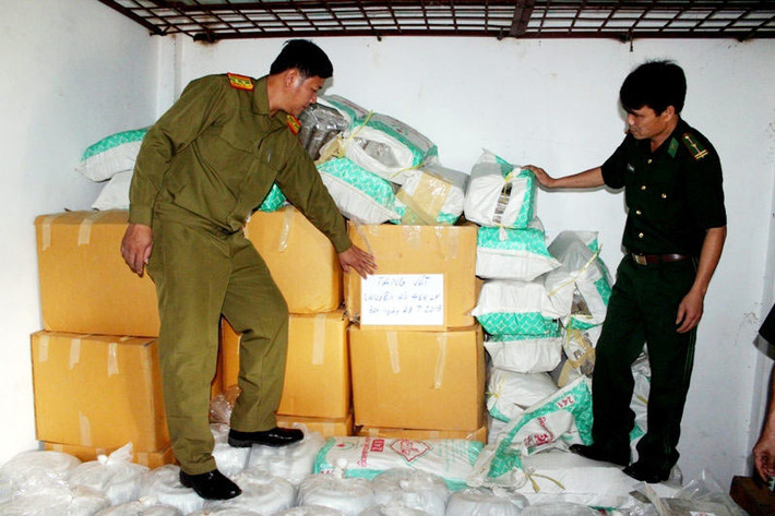 Theo Thượng tá Hải, hàng trăm trinh sát đã bất ngờ ập vào khiến 11 đối tượng không kịp trở tay, dù chúng đã thủ sẵn "hàng nóng". Thành công của chuyên án là đảm bảo an toàn tuyệt đối cho người dân và anh em trinh sát BP và Công an Lào.