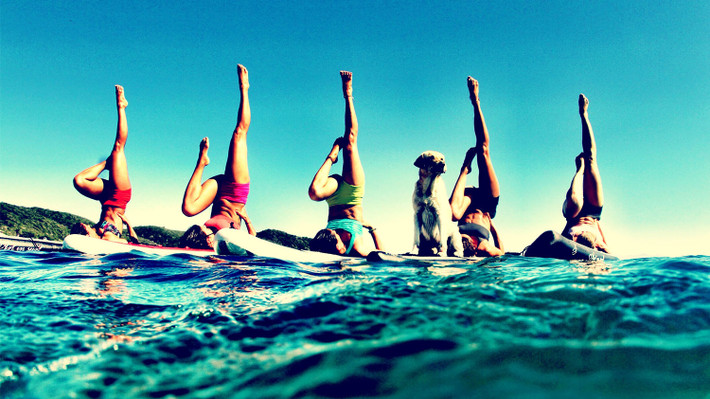 Trào lưu tập yoga trên mặt nước đòi hòi nhiều nỗ lực cho việc tập luyện Yoga, ngay cả đối với những tư thế Yoga đơn giản nhất. Bởi bề mặt ván luôn bấp bênh nên phần thân và bụng phải làm việc nhiều hơn, liên kết tốt hơn, để giữ thăng bằng.