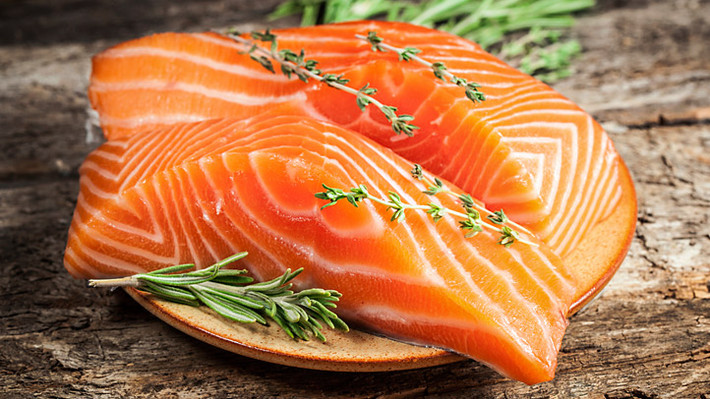 Các loại cá béo cũng chứa nhiều axit béo omega-3 và có liên quan đến giảm nguy cơ mắc bệnh tim và đột quỵ. Ảnh: wordpress.