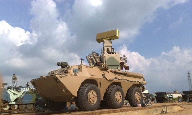Xe chiến đấu được trang bị 8 tên lửa TY-90 được đặt trong thùng vận chuyển. Tên lửa TY-90 là biến thể của tên lửa DY-90, được thiết kế theo sơ đồ khí động học kiểu con vịt với bề mặt khí động học phẳng. TY-90 được trang bị đầu tự dẫn hồng ngoại mọi hướng để bắt mục tiêu trong điều kiện có nhiễu từ bề mặt trái đất. Nguồn ảnh: Military-today.