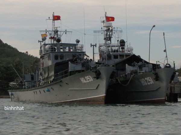 Theo các nguồn tư liệu ít ỏi, giai đoạn 1977-1980, Nhà máy đóng tàu Ba Son ở TP HCM đã triển khai đề tài nghiên cứu thiết kế và chế tạo thành công hai tàu chiến Việt Nam thuộc lớp TP-01 (một chiếc số hiệu 251) và TP-01M (một chiếc số hiệu 253). Ảnh tư liệu