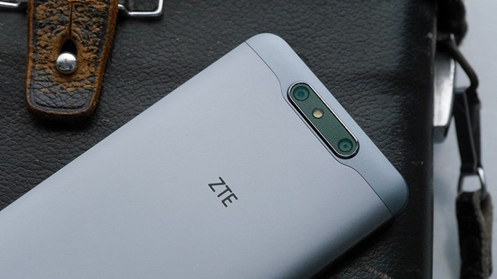 ZTE Blade V8 với camera kép, RAM 3 GB, Android 7.0 sẽ được hãng ZTE ra mắt trong sự kiện CES 2017.