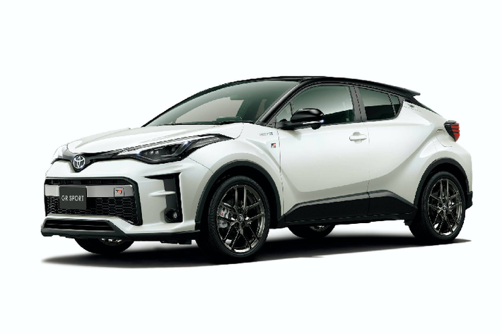 Trong khi những thị trường khác đều có thêm động cơ 2.0L Hybrid cho công suất 184 mã lực, thì tại Nhật xe vẫn dùng 2 tùy chọn động cơ cũ. Thứ nhất là động cơ 4 xy lanh 8AR-FTS 1.2L cho công suất 115 mã lực và mô men xoắn cực đại 185Nm, đi cùng hộp số CVT.