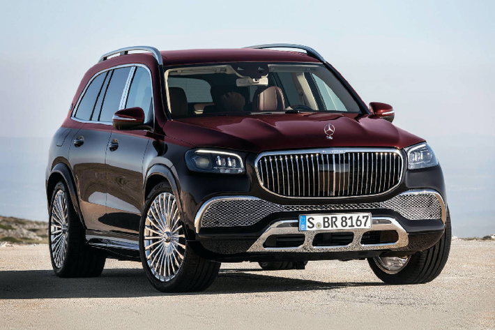 Đầy bất ngờ, Mercedes đã chọn triển lãm ôtô Quảng Châu (Trung Quốc) để làm nơi ra mắt mẫu xe gầm cao siêu sang Mercedes-Maybach GLS 600 4MATIC mới, thay vì triển lãm Los Angeles (Mỹ) đang diễn ra và thường được đánh giá cao hơn. Đây chính là sản phẩm được kỳ vọng sẽ nâng tầm thương hiệu Đức, khi mà trên thị trường hiện nay đã có Bentley Bentayga và Rolls-Royce Cullinan.