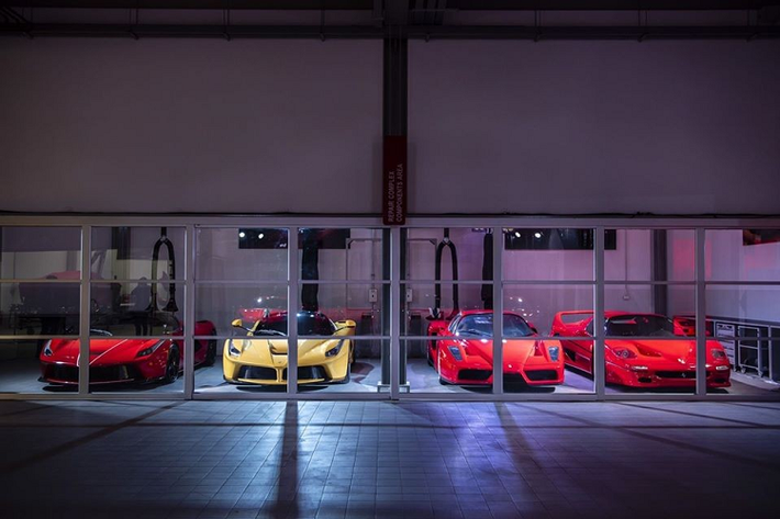 Điều thú vị là trong một sự kiện giới thiệu siêu xe Ferrari F8 Tributo ở Thái Lan, 6 cực phẩm này của nhà giàu Thái Lan đã lần đầu tiên tề tựu đông đủ và xếp cạnh nhau.