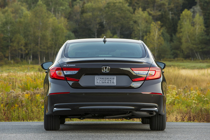 Thay vào đó là phiên bản động cơ 1.5L tăng áp, tương tự Honda Civic hay Honda CR-V nhưng đã được tinh chỉnh để cho ra công suất 188 mã lực và mô-men xoắn 243 Nm. Mức tiêu hao nhiên liệu trên đường hỗn hợp là 6,2 lít/100 km.