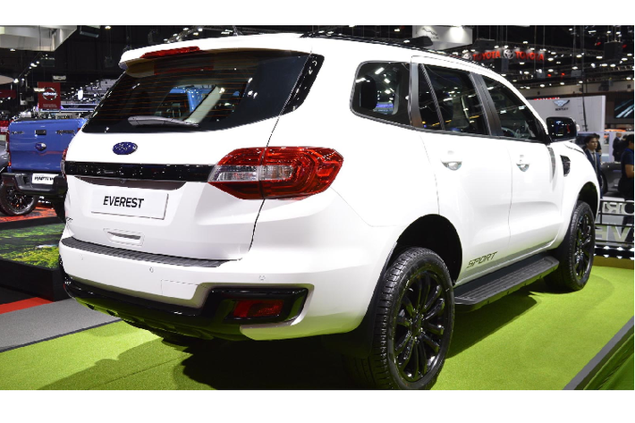 Everest Sport được trang bị màn hình cảm ứng 8 inch với hệ điều hành SYNC 3, tương thích Apple CarPlay và Android Auto.