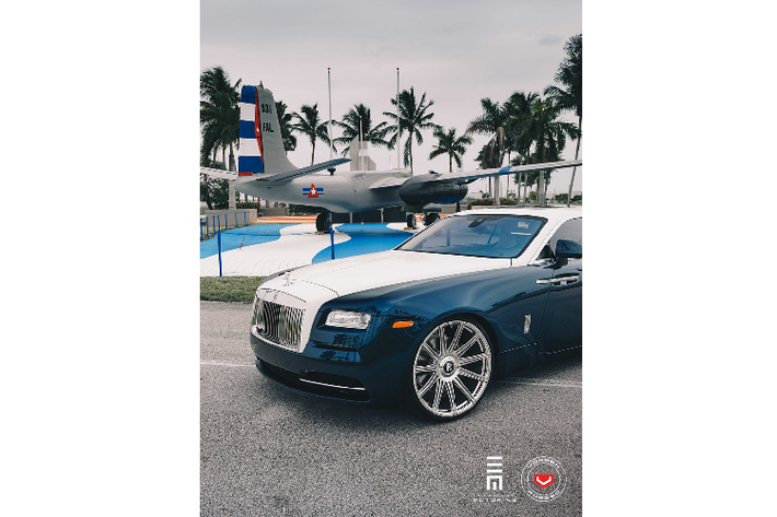 Đa phần những chiếc Rolls-Royce được đặc biệt hóa bằng cách thay thế bộ mâm nguyên bản bằng những bộ mâm độ, đem lại vẻ hầm hố hoặc sang trọng tùy theo lựa chọn của chủ nhân. Hiểu được nhu cầu của khách hàng, hãng mâm độ nổi tiếng Vossen đã cho ra mắt bộ mâm S17-12 được khuyên dùng cho các xe Rolls-Royce với nhiều kích thước khác nhau.